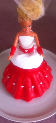 barbie,gâteau d'anniversaire,enfant,petite fille,gâteau au yaourt,gâteau marbré,pâte à sucre,robe,pop cake,cake pop